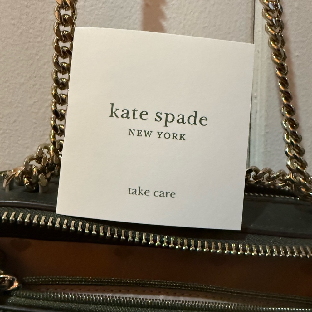 NWT Kate Spade Emerald Green Leather Crossbody Bag with Gold Chain - Picture 5 of 11